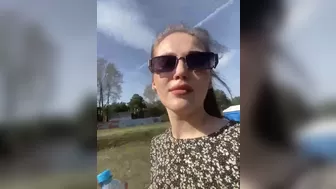 SOFICUMS8 трогает свой вареник в онлайне